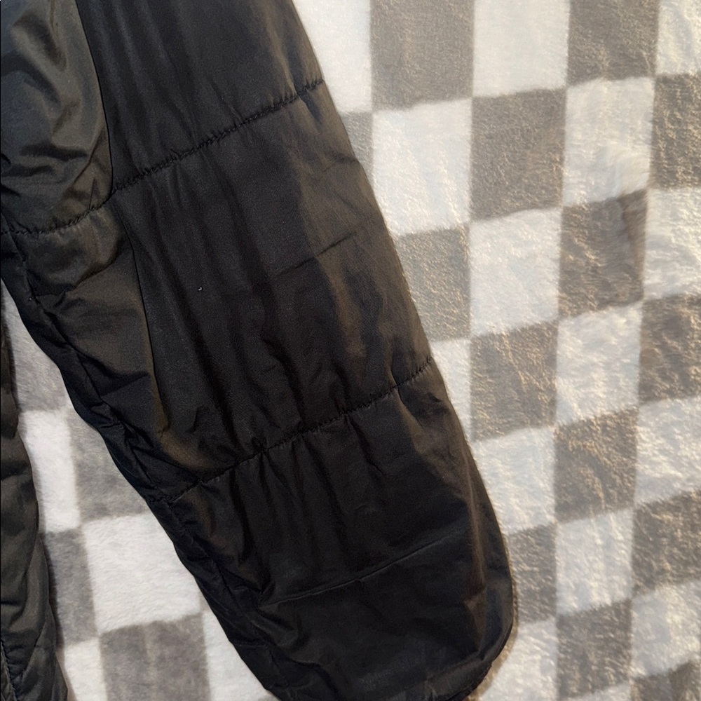 North Face Girls Zip Up Black & Pink Reversible Puffer Jacket Size 18/ XL. - Picture 7 of 12